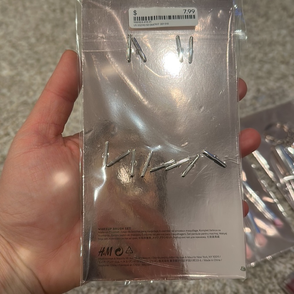 Makeup Bundle - Picture 3 of 10